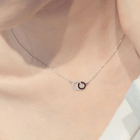 Jewelry - NEW 925 Sterling Silver Diamond Circle Necklace B